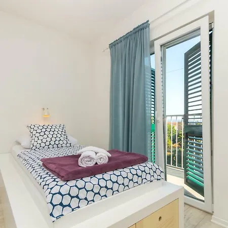 아파트 Luxury Lucy In Center With Amazing Sea-view