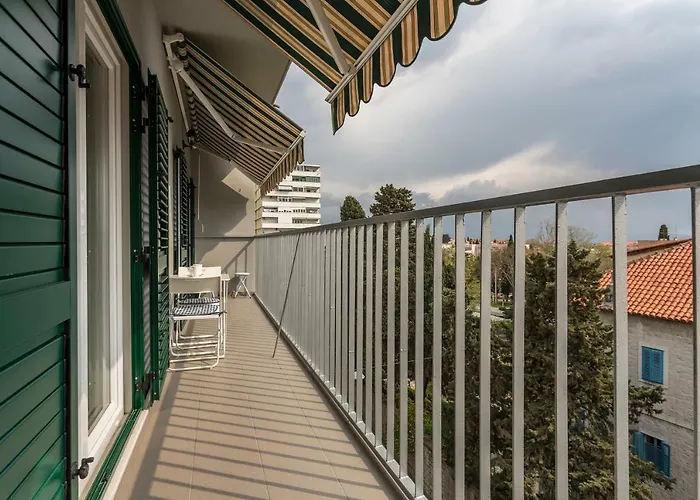 Luxury Lucy In Center With Amazing Sea-view