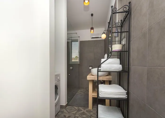 Luxury Lucy In Center With Amazing Sea-view 아파트 *