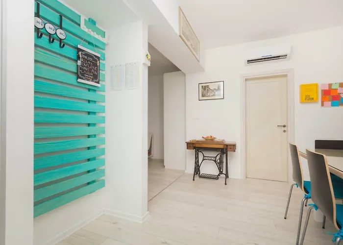 Luxury Lucy In Center With Amazing Sea-view 아파트