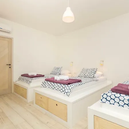 Apartment Luxury Lucy In Center With Amazing Sea-view