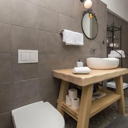 Luxury Lucy In Center With Amazing Sea-view Σπλιτ